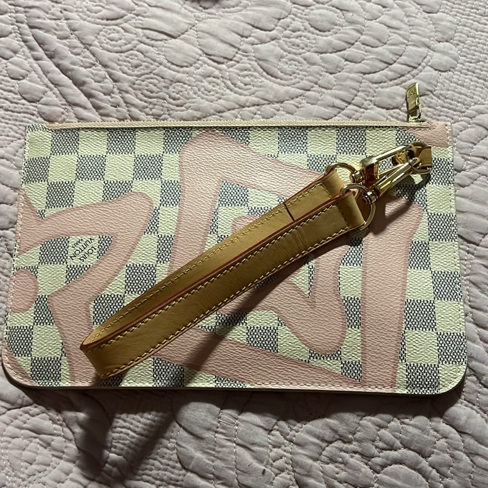Louis Vuitton Tahitianne Pouch - Picture 11 of 12